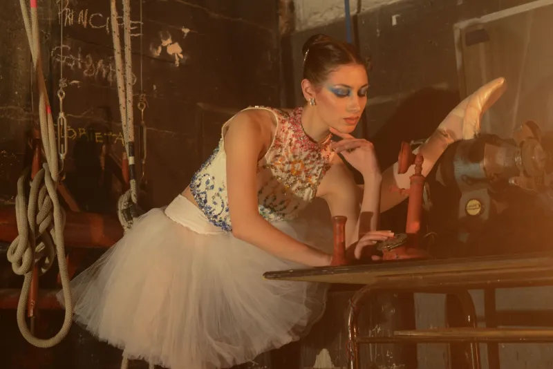 Filo, ago e movimento: i costumi di scena come specchio dell'identità del balletto romano