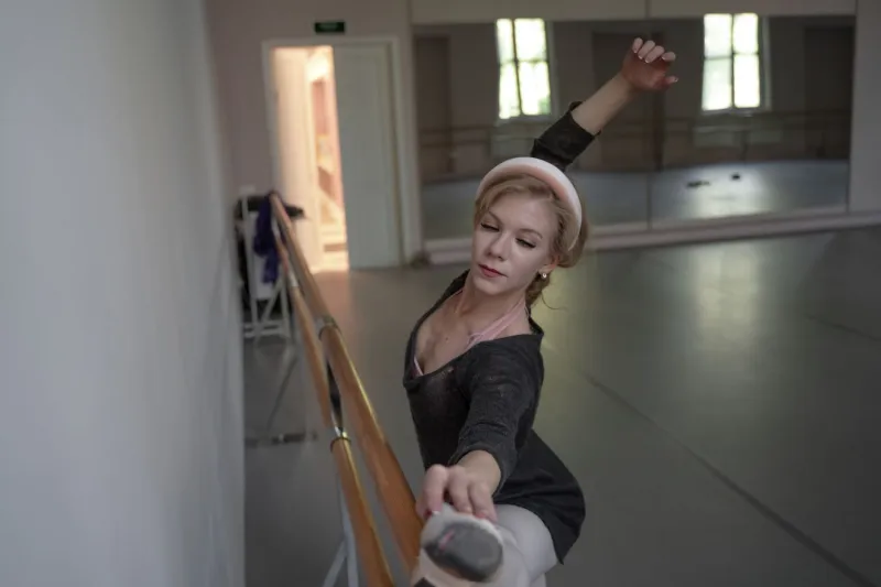 Danza e presenza: come il balletto classico trasforma la consapevolezza di sé in ogni lezione