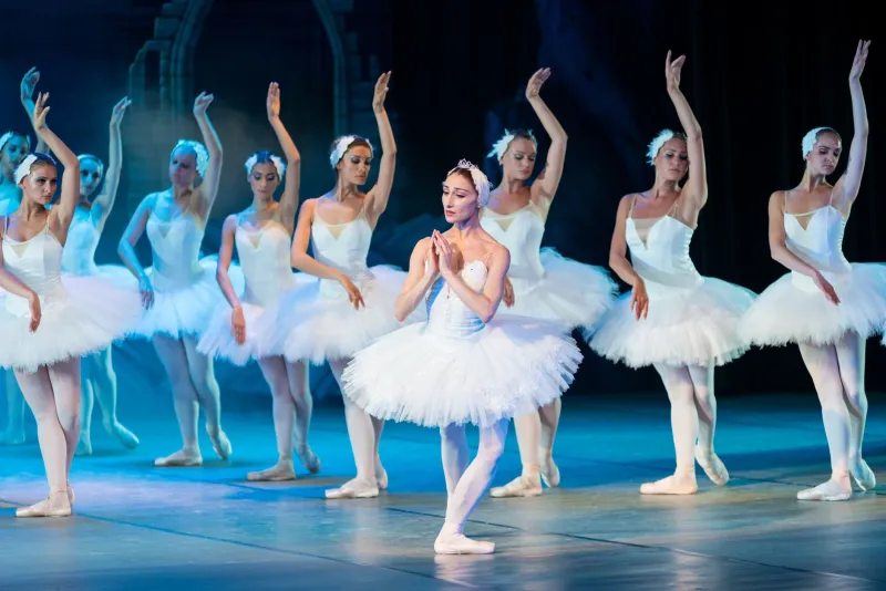 L'economia sommersa del balletto romano: artigiani, danzatori freelance e le sfide di un settore invisibile